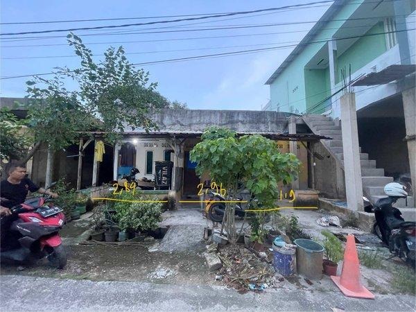 Kondisi awal bangunan lama sebelum renovasi di Bengkong Kolam Mas Batam
